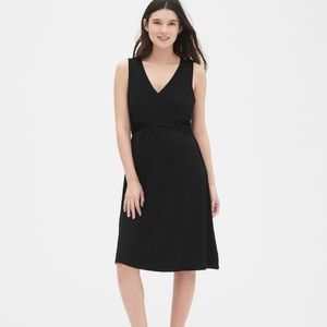 Gap maternity nursing friendly dress